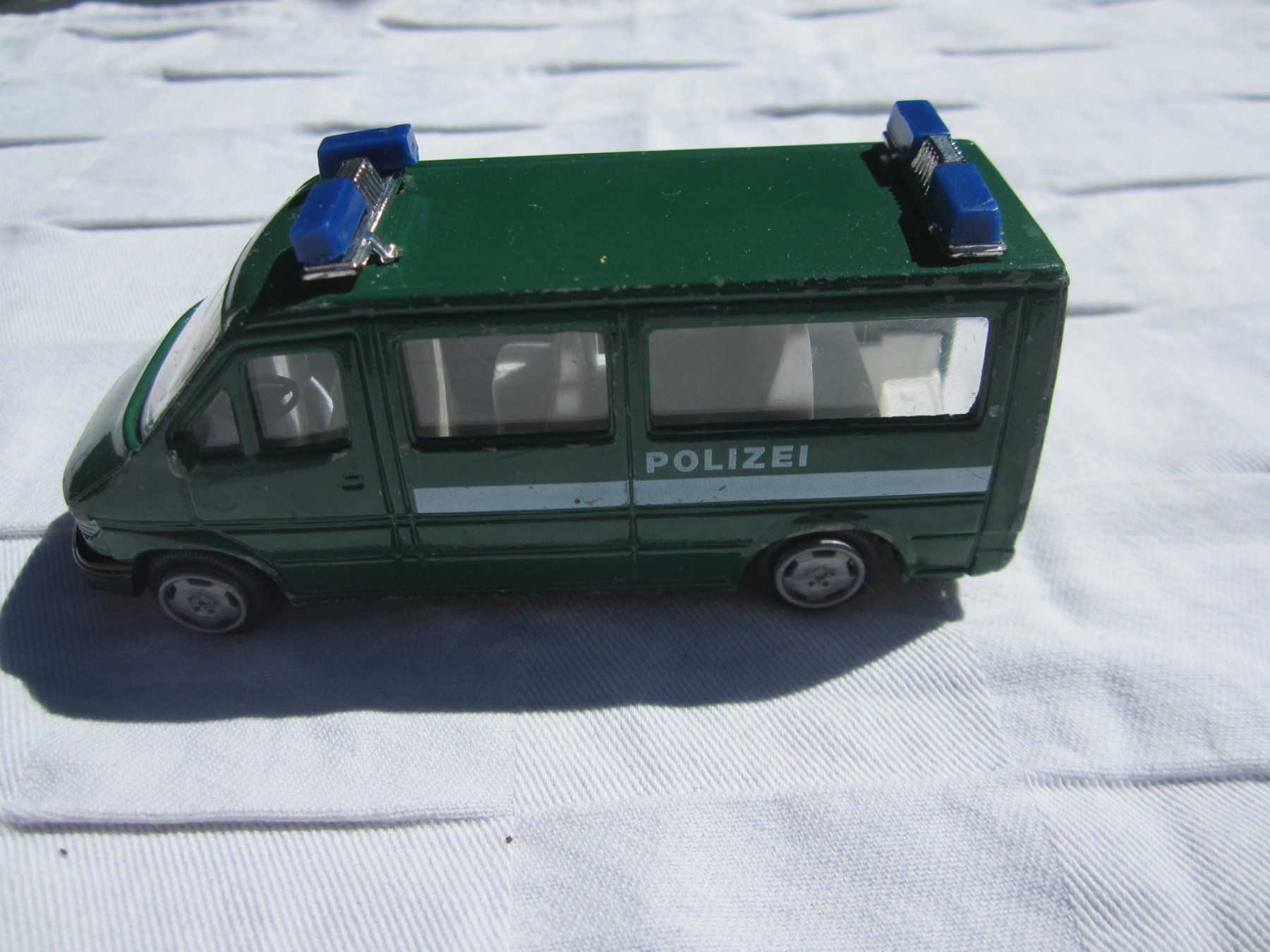 Mercedes-Benz Modellautos: Bus Polizei – Defekt aus Tramelan von Tors 1