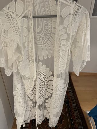Damen Kimono weiss mit Spitzenmuster guter Zustand