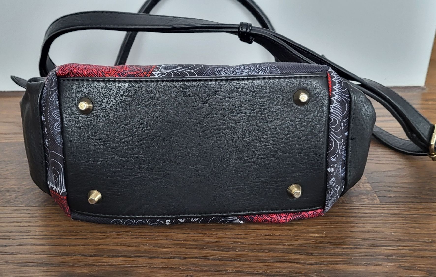 Desigual Borse da donna: Desigual Damen Handtasche – Usato da Neftenbach venduto da isa_f7mb 2