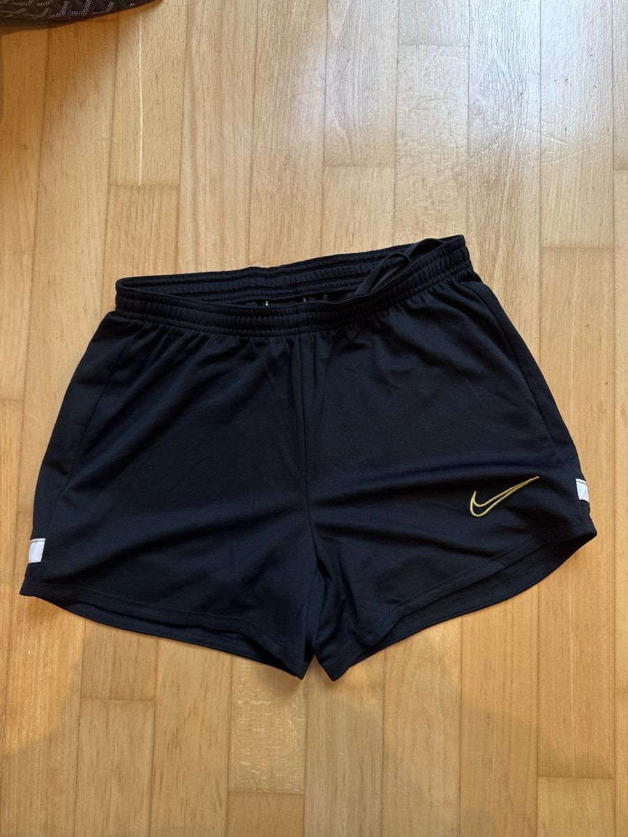Nike Hosen: Shorts  – Neu (gemäss Beschreibung) aus Turgi von fabienne53