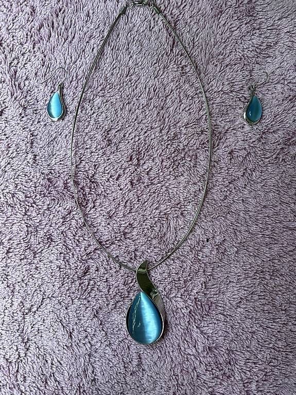 Altri gioielli: Parure élégante collier + boucles d?oreilles goutte bleue – Usato da Ecublens VD venduto da fre_kv6z