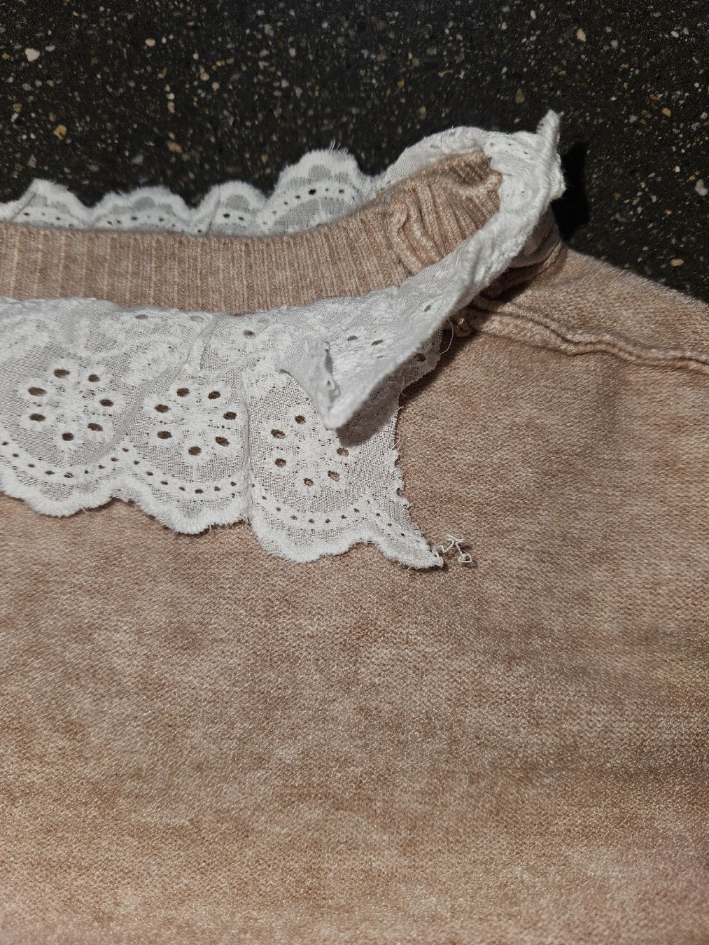 Pullover & Sweatshirts: Pullover alt rosa mit Spitzen  Grösse L – Neu (gemäss Beschreibung) aus Anwil von moosmat 6