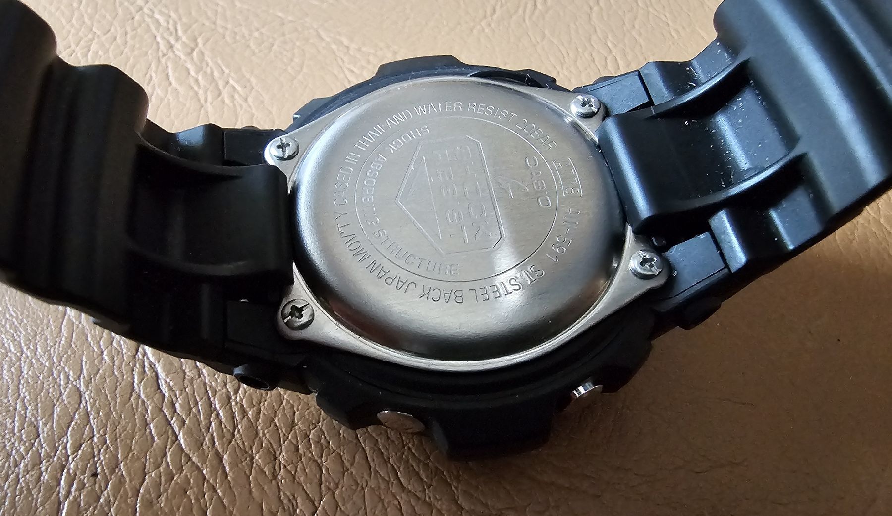 Casio Uhren: Casio Quartz Herrenuhr 46mm – Gebraucht aus Speicher von Lemore 4
