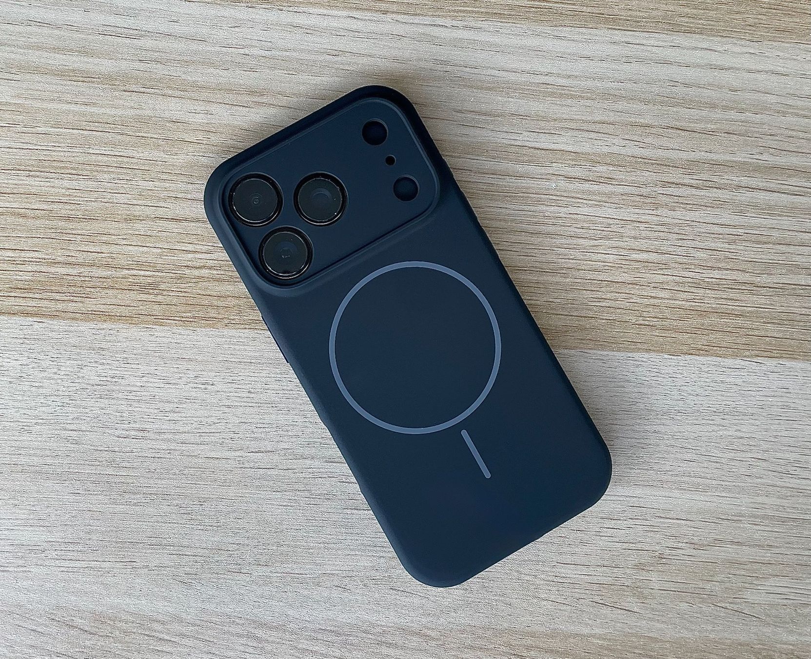 Apple Cover & Protezioni schermo: Coque iPhone 17 Pro Max, Hülle iPhone 17 Pro Max - NEUF – Nuovo e nell'imballaggio originale da Thônex venduto da BrYu 7