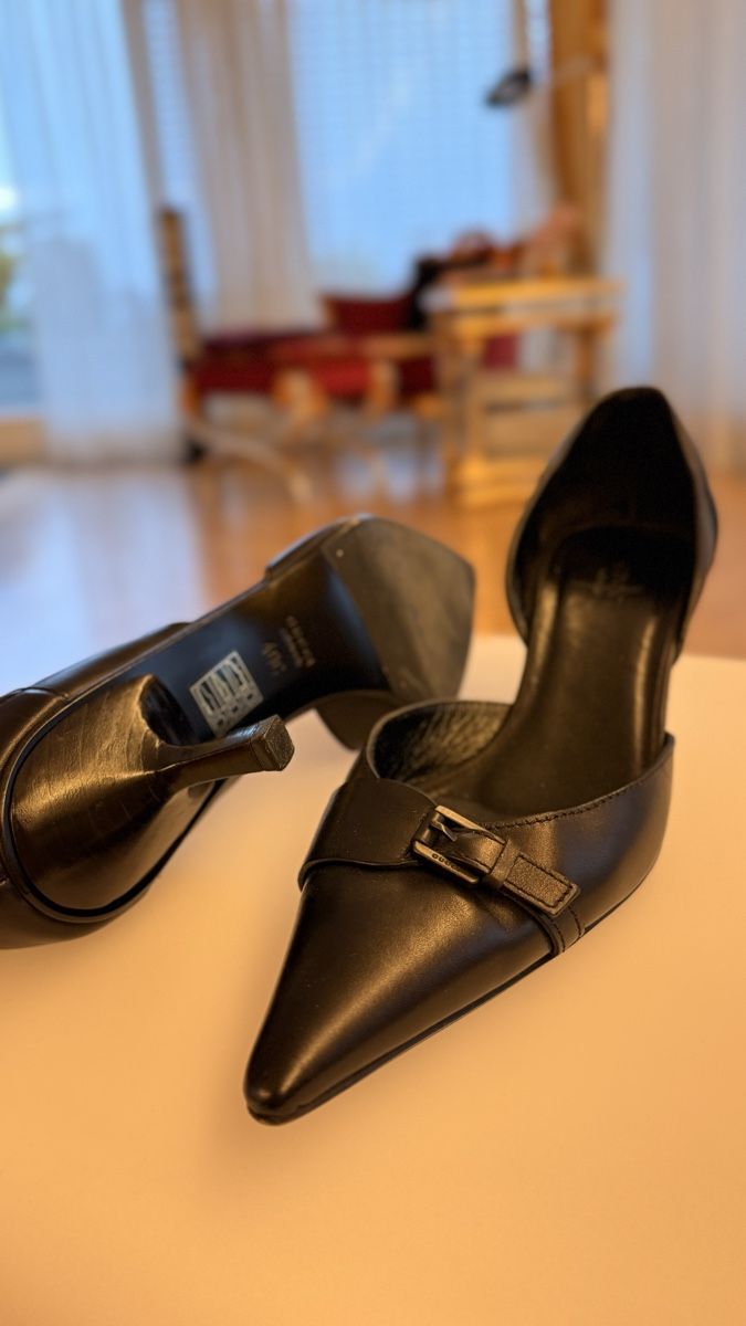 Scarpe da donna: Gucci Black Leather Pointed Heels – Usato da Zürich venduto da kin_bs2z 2