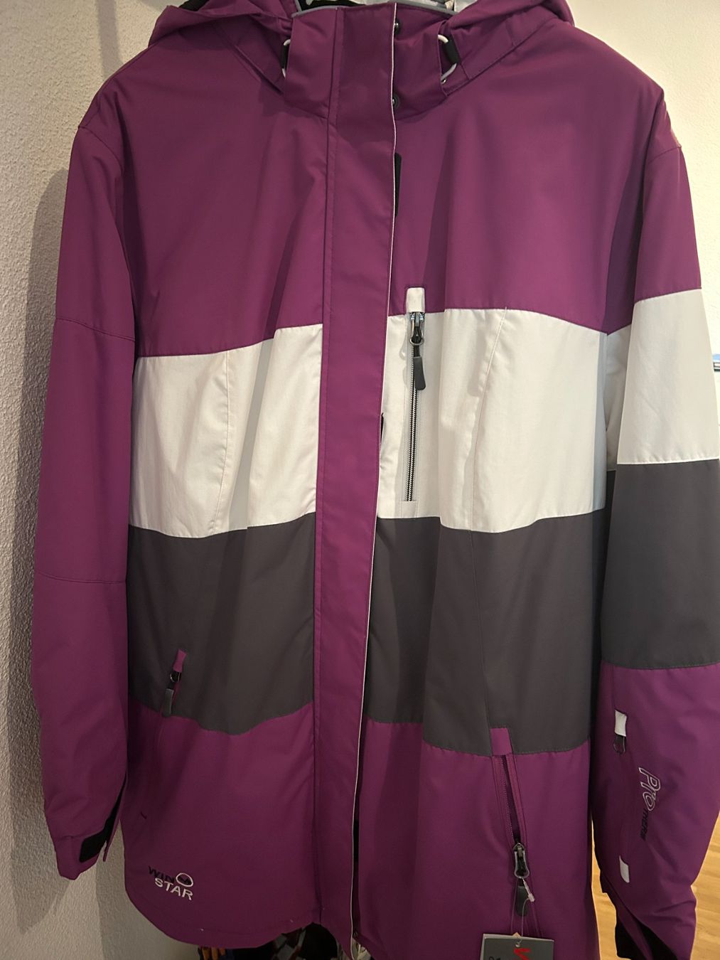 Jacken: Ski- und Sportjacke – Neu (gemäss Beschreibung) aus Hochdorf von LUWU
