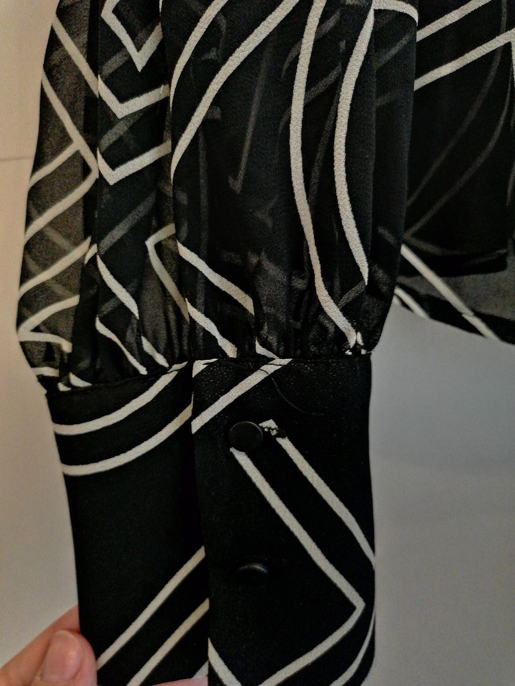 Blusen: MOHITO Elegante Bluse Schwarz Gr. 40 – Gebraucht aus Zug von Annina29 6