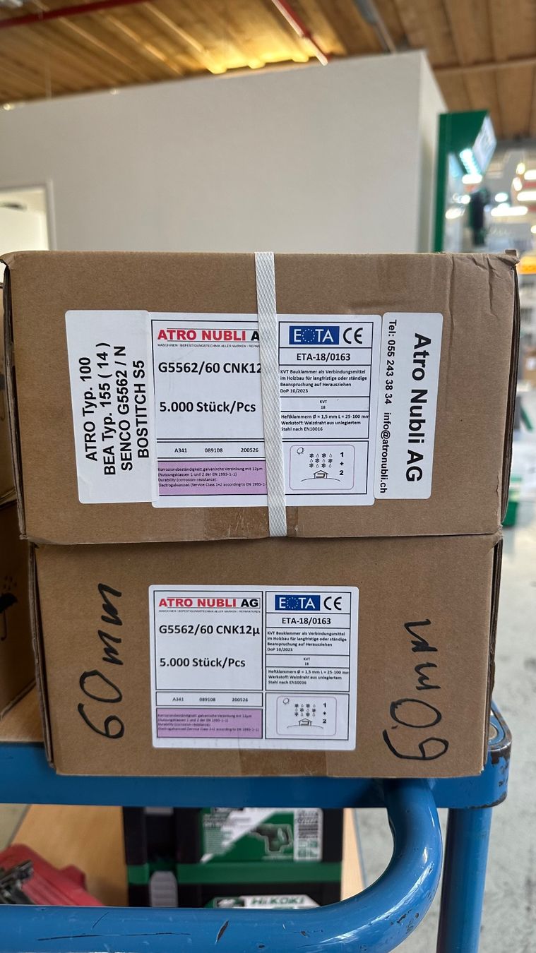 Tutti gli attrezzi: Senco Klammergerät NS20XP + Passend Klammern – Usato da Uetendorf venduto da Revotool 3