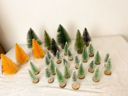 Winterdorf-Deko: 31 Mini Tannenbäume Set