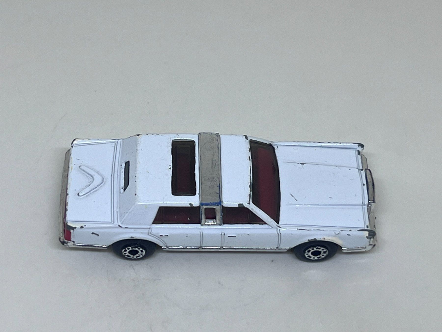 Matchbox Modellautos: Matchbox Lincoln Town Car #761 – Gebraucht aus Wildegg von LaaBoutique 1