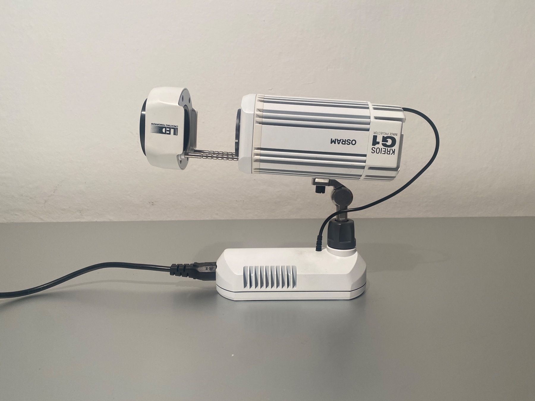 Home Cinema: Creios G1 Osram Image Projector – Nuovo (secondo la descrizione) da Fescoggia venduto da AmazingDesignObjects