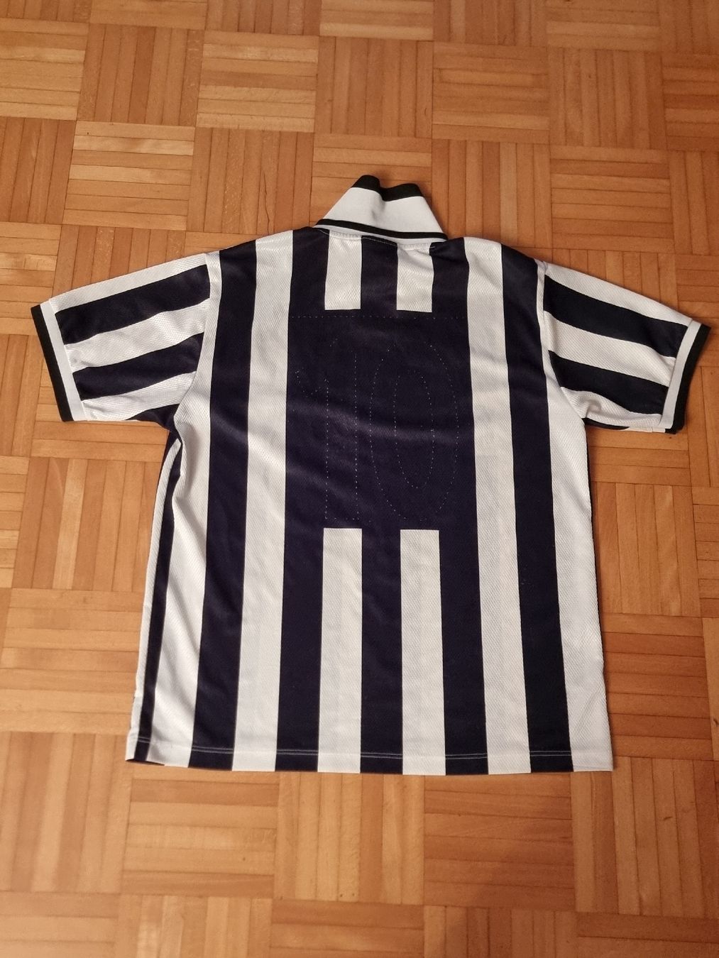 Juventus Maillots de corps & Pantalons: Juventus 1995-1996 Heimtrikot – D'occasion à Suhr par SariLacivert1907 1