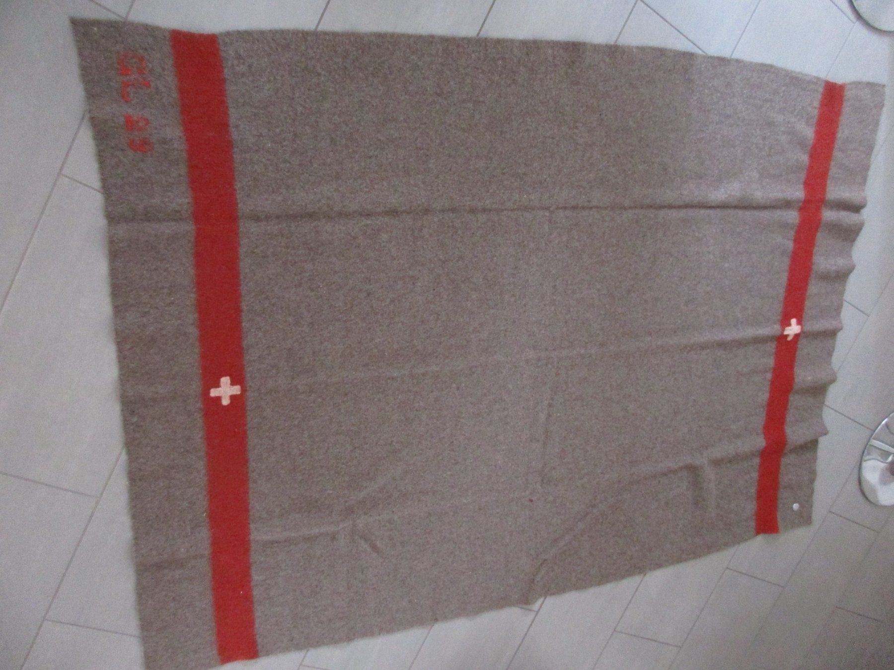 Schweizer Armee Decken: Original Schweizer Armeewolldecke – Gebraucht aus Mels von wis_5hjy