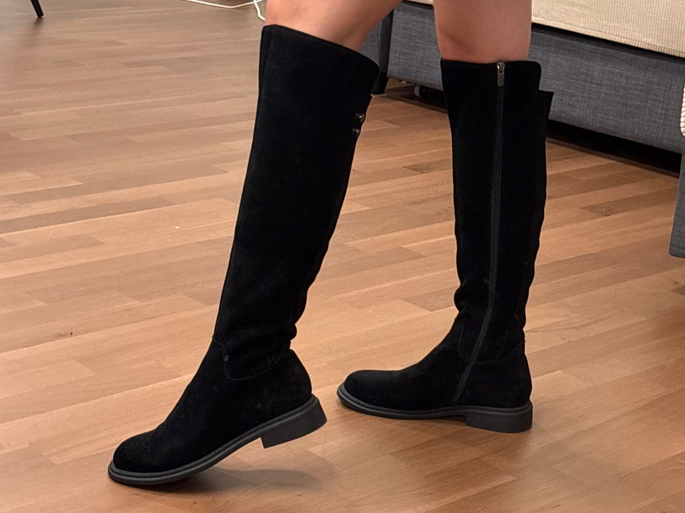 Scarpe da donna: Bottes hautes en cuir 37 – Nuovo (secondo la descrizione) da Neuchâtel venduto da dum_5xby
