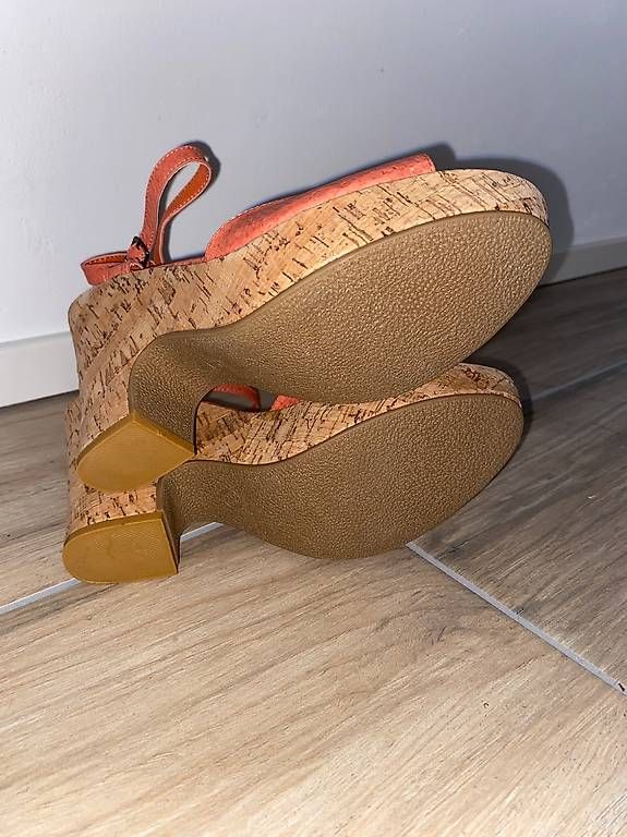 Damenschuhe: Sandalen mit Keilabsatz Gr. 39 – Gebraucht aus Hausen AG von corinne_g 1