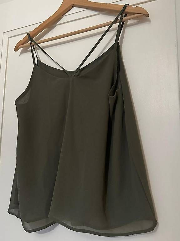 Top: Haut kaki Only - Taille 36 – Usato da Les Acacias venduto da DeborahK03 1