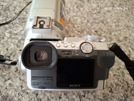 Sony DSC-F717 Digitalkamera Carl Zeiss Vario-Sonnar gut