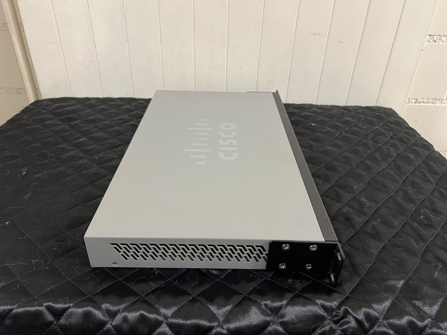 Hubs & Switches: Cisco SG 300-28 – Gebraucht aus Kirchberg SG von EPGaemperle 4