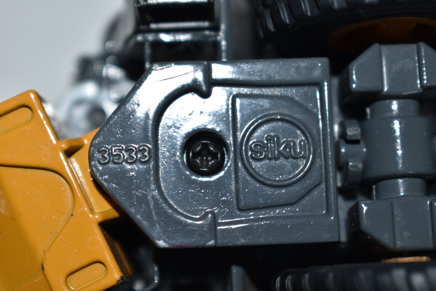 Siku Modellini d'auto: Siku 3533 Liebherr 580 Radlader Modellauto – Usato da Speicher venduto da Indigoblau_3 8