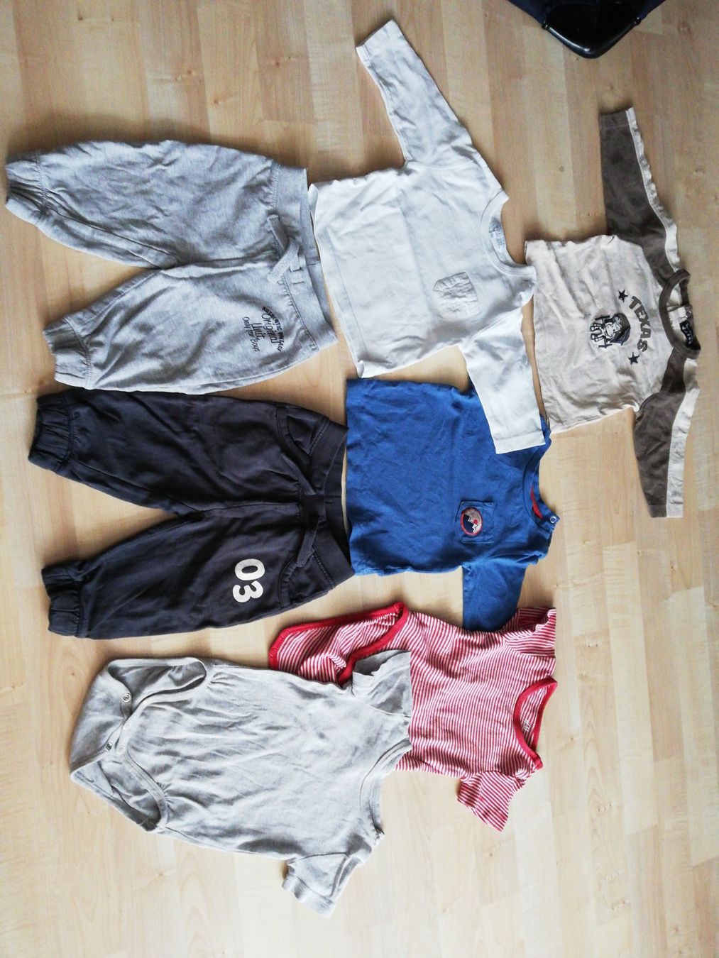 Lotti & Set di vestiti: Baby Kleiderpaket Grösse 68 – Usato da Thun venduto da man_fg9v