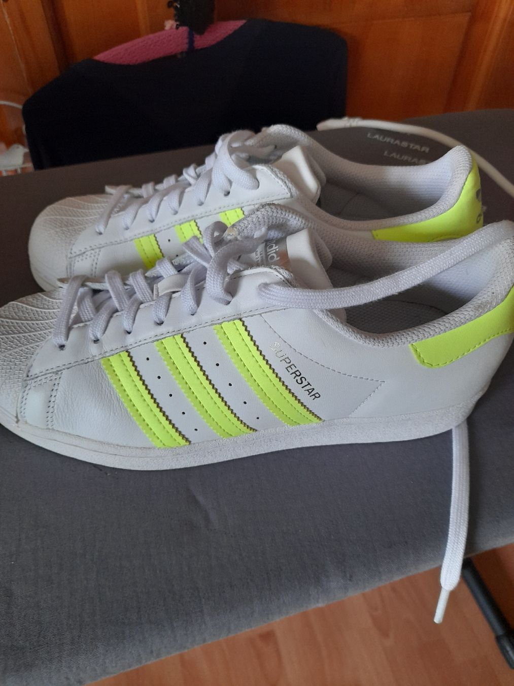 Adidas Scarpe da donna: Adidas Schuhe 39  – Nuovo (secondo la descrizione) da Guschelmuth venduto da farang40