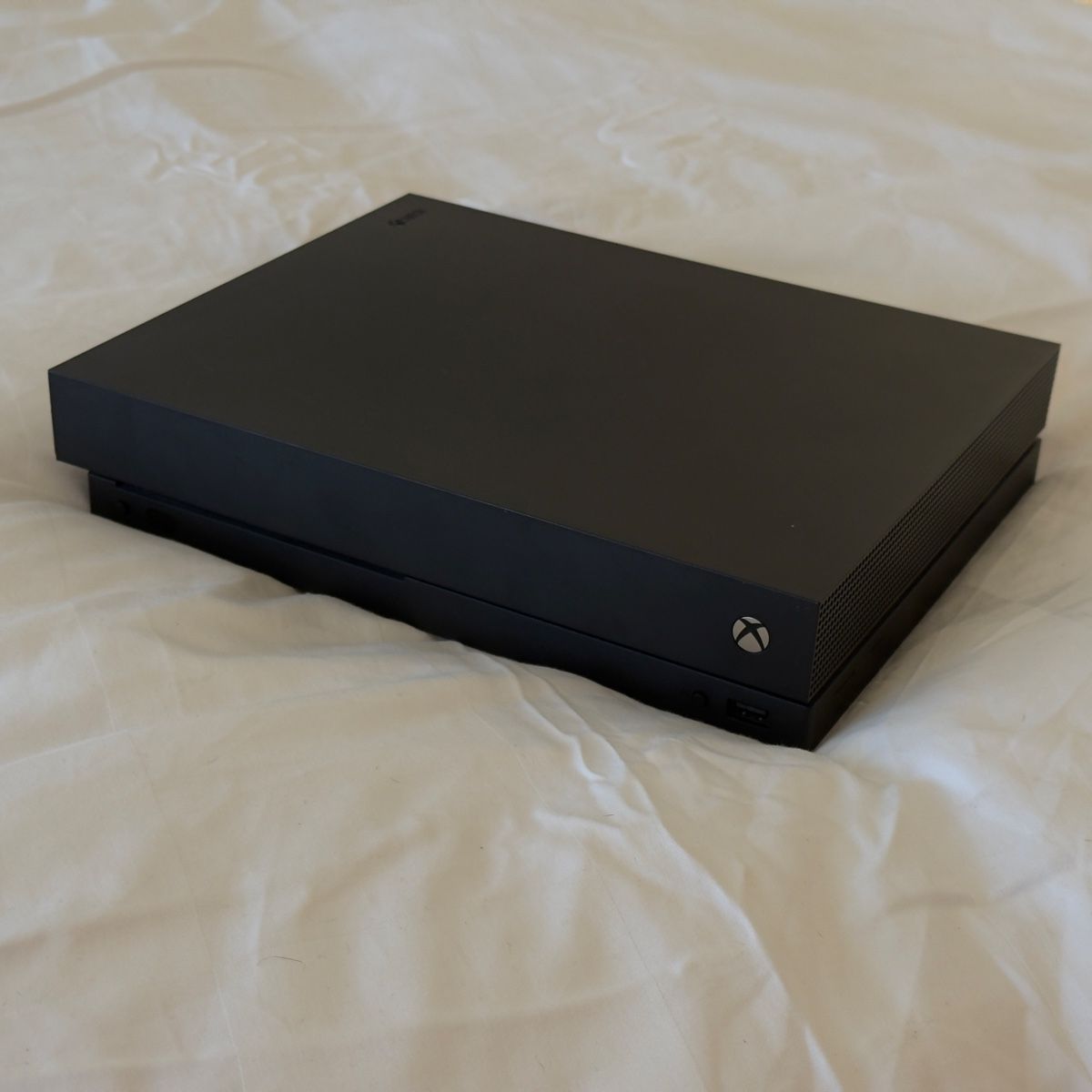 Microsoft Konsolen: Xbox One X 1 TB – Gebraucht aus Ulisbach von Mithrandirr 1