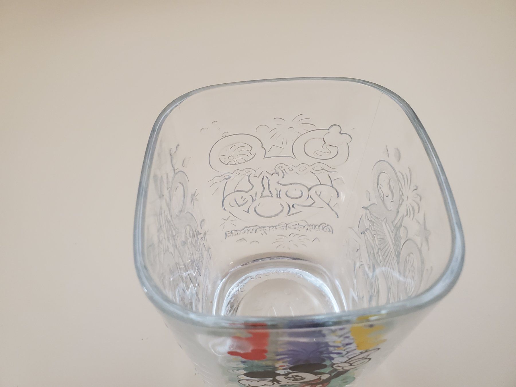 Disney Gläser: Verre Disney McDonald's 2000 Mickey Magic Kingdom Floride – Gebraucht aus Rennaz von La_malle_du_dauphin 2