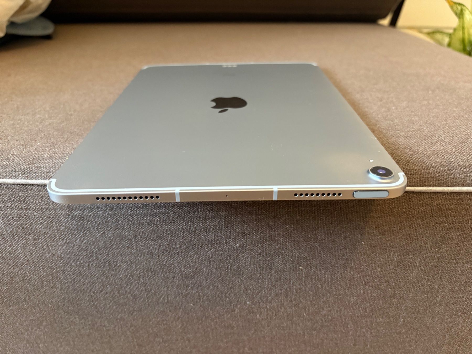 Apple Tablet PC: iPad Air 4 64GB Sky Blue Cellular + Magic Keyboard – Usato da Zürich venduto da cipi88 4