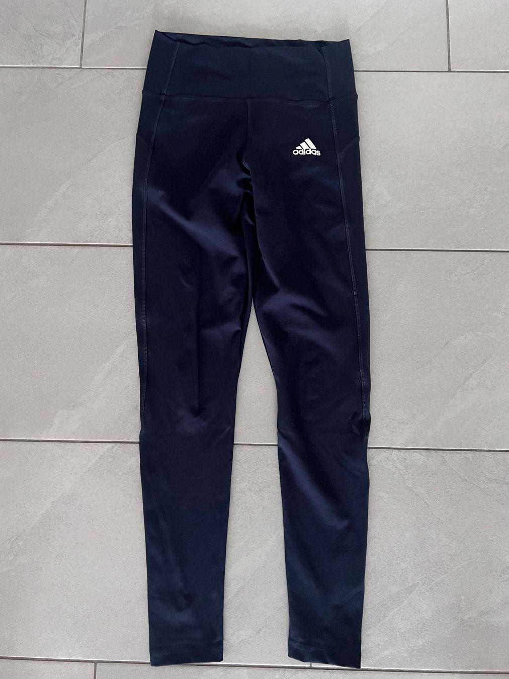Adidas Leggings: ADIDAS LEGGINS BLAU GR.S – Nuovo (secondo la descrizione) da Kaltbrunn venduto da .-Chantally-.