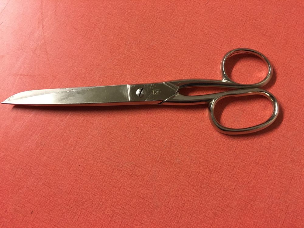Therwen 4-teiliges Goldfarbenes Stickscheren-Set - Robuste Schneiderschere, Vintage-Schere, Storchform-Schere & Fadenschneider