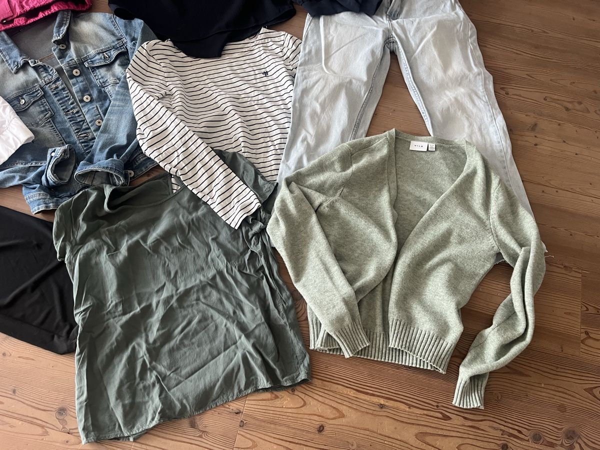 Lotti di vestiti: Tolles Kleiderset XS/S – Usato da Wichtrach venduto da Katlile 3