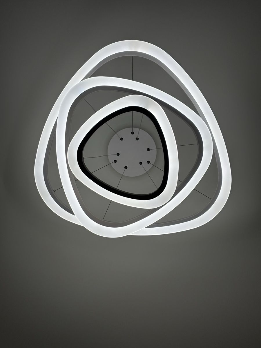 Lustres & lampes de plafonds: LED Pendelleuchte – D'occasion à Volketswil par Rassoo 2