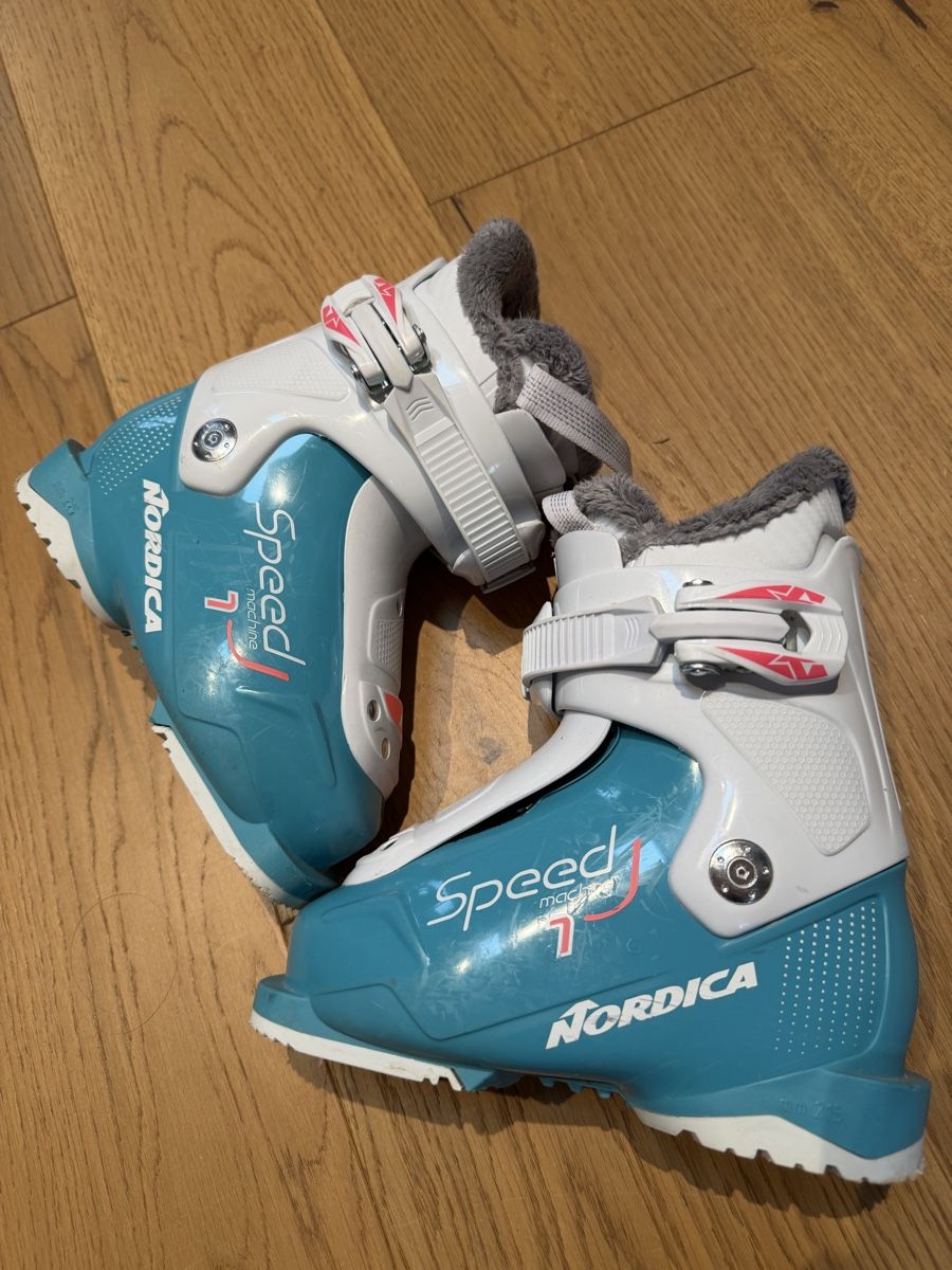 Nordica Scarpe per ragazzi: Kinder Skischuhe – Usato da Moosseedorf venduto da chaschu