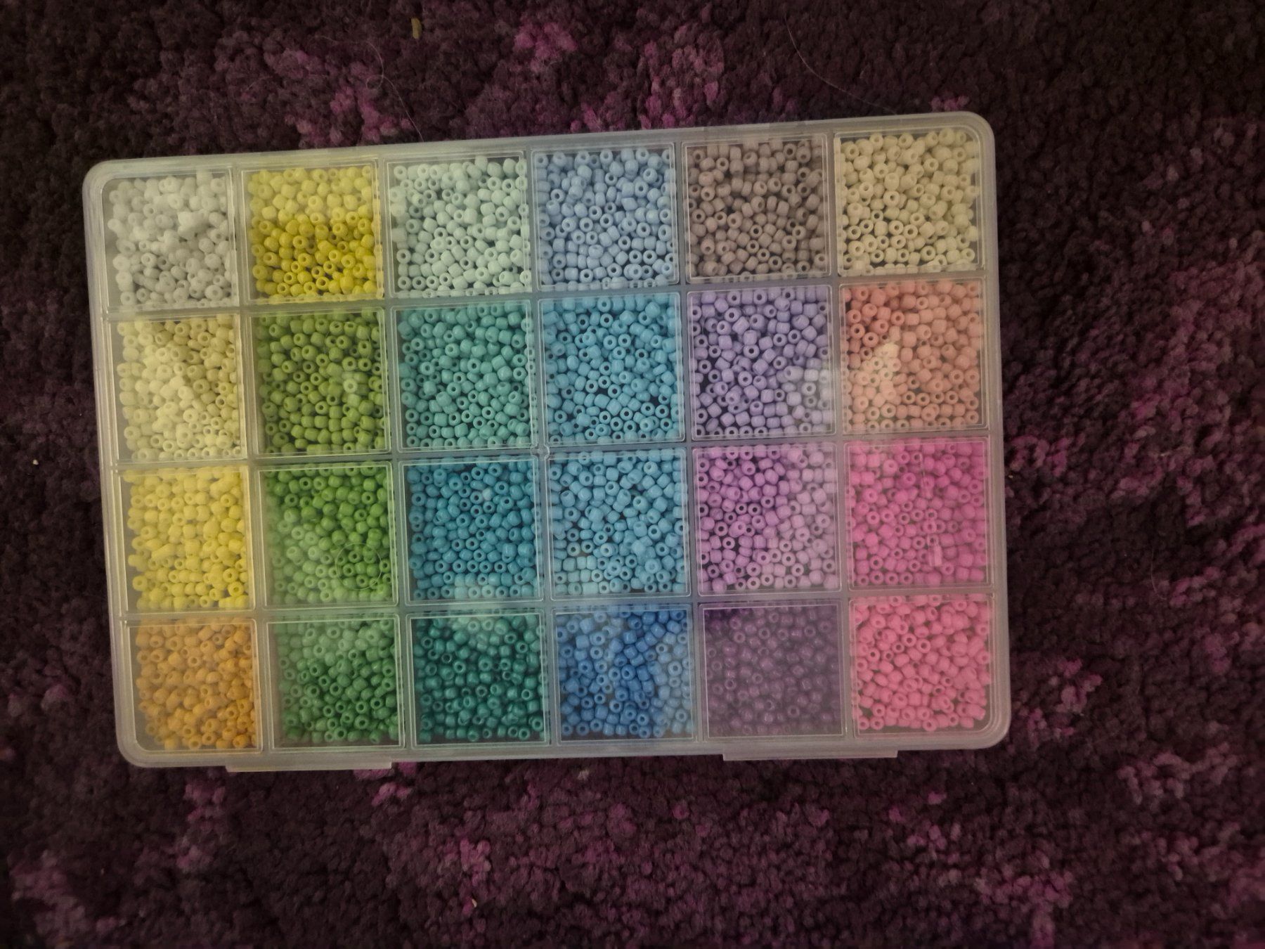 Perlen (unechte): Rocailles Perlen, 24 versch. Farben – Neu und originalverpackt aus Läufelfingen von Netti04