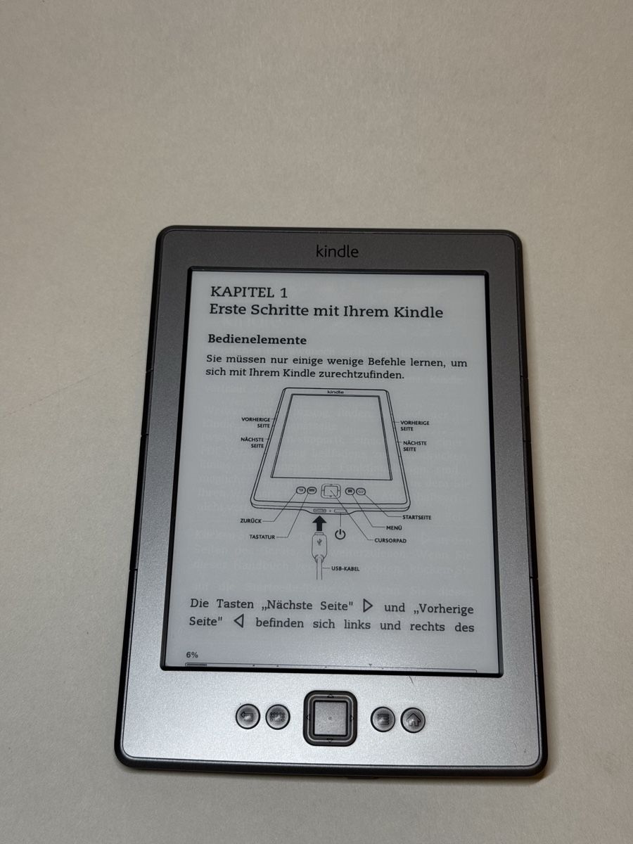 Amazon Tablet PC: Amazon Kindle 4 (Modell D01100) — Grau – Gebraucht aus Rümlang von vla_9g7d 5