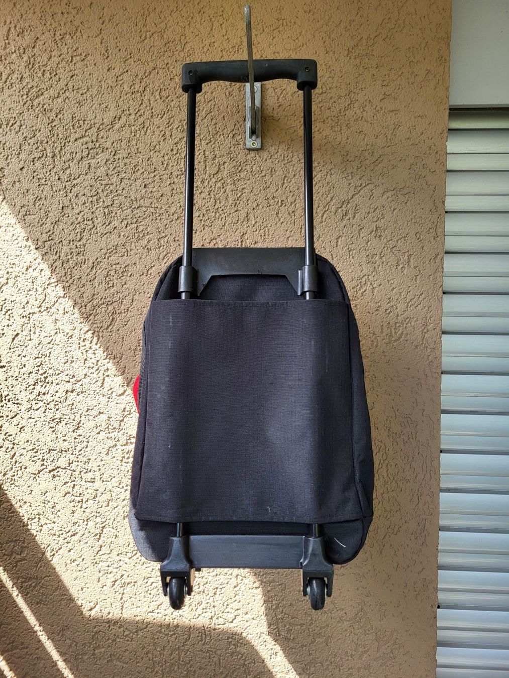 Valises de voyage: Rollkoffer von Umbro, mit integriertem Rucksack – D'occasion à Weesen par Banco 1