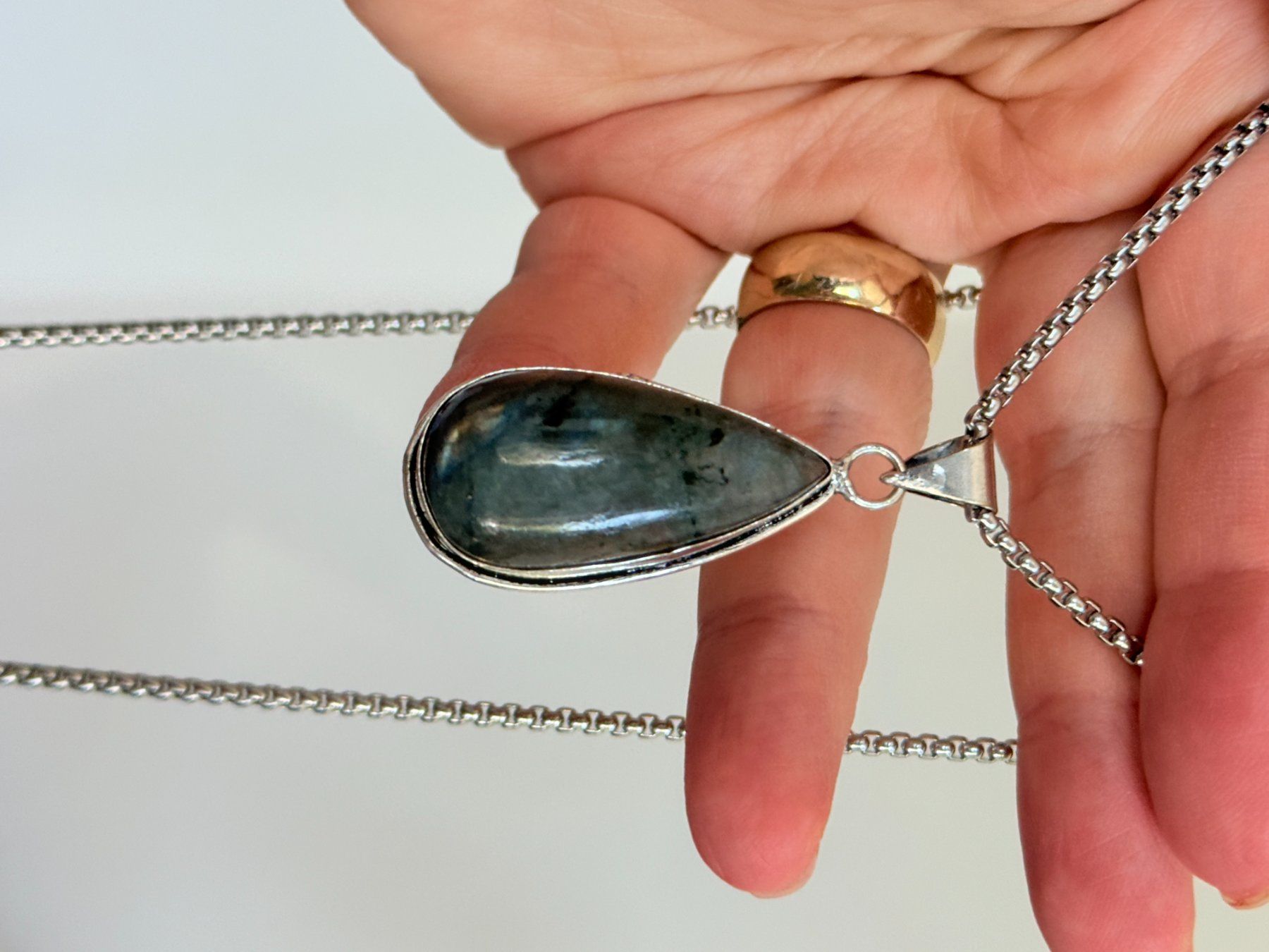 Catenine: Collier vintage avec pendentif en Labradorite – Nuovo e nell'imballaggio originale da Genève venduto da AWWA 5