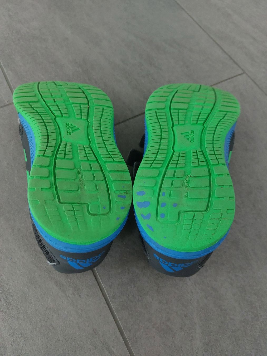 Scarpe per ragazzi: Adidas Schuhe 35 – Usato da Kerns venduto da cenerentola01 2