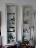 Zwei Wandvitrinen Holzoptik mit Glastüren gebraucht