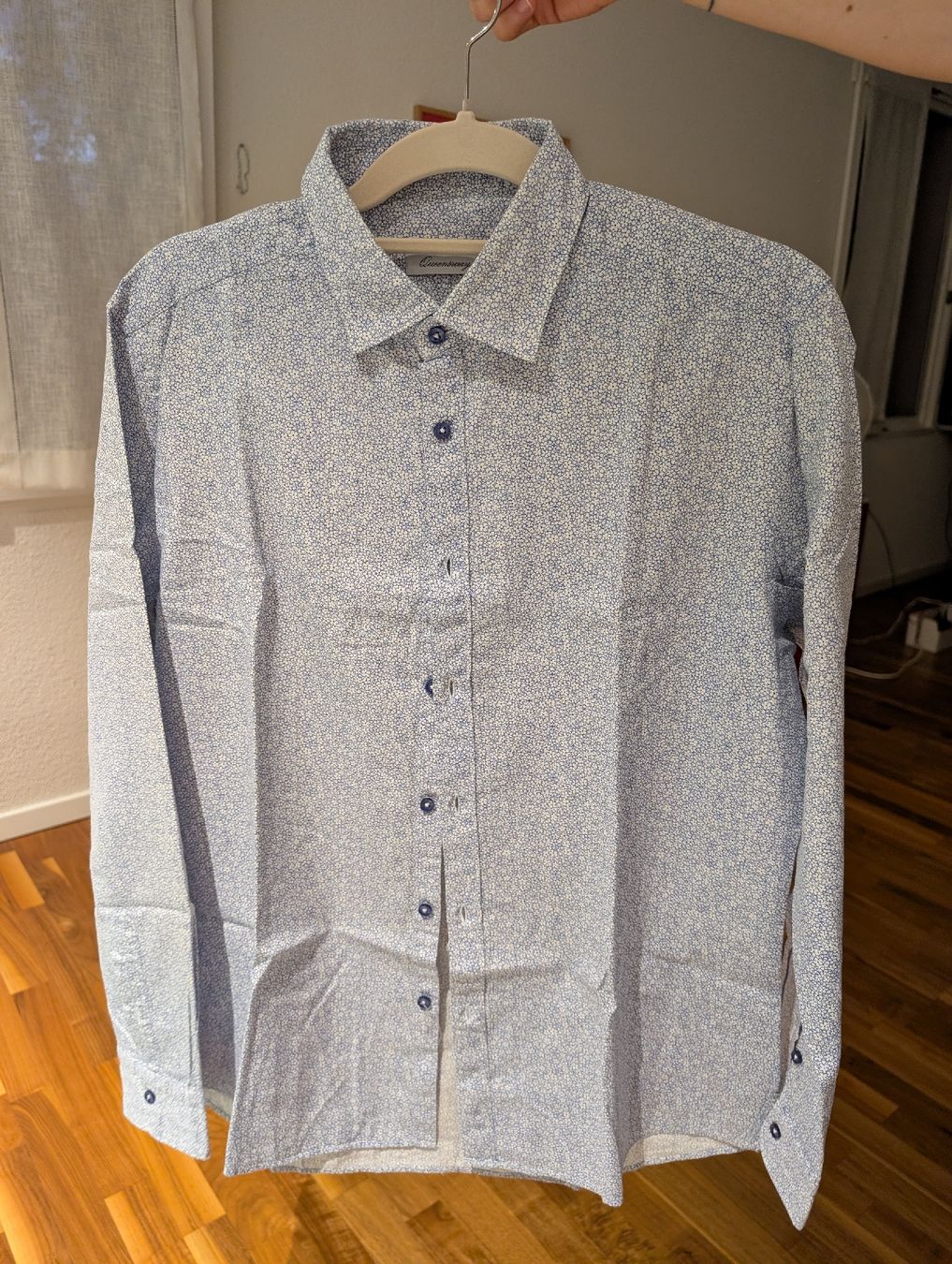 Hemden: Queensway Shirt Flowers – Gebraucht aus Zug von Ma_Fe_12