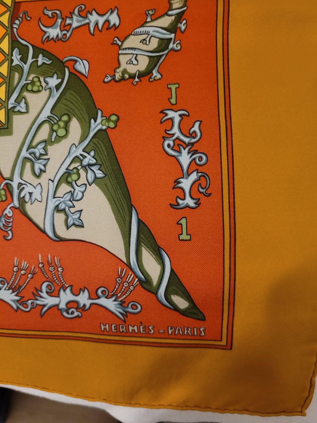 Hermès Foulard & Sciarpe: Foulard Hermès "Tarot" – Usato da St-Sulpice VD venduto da Piggy03 4