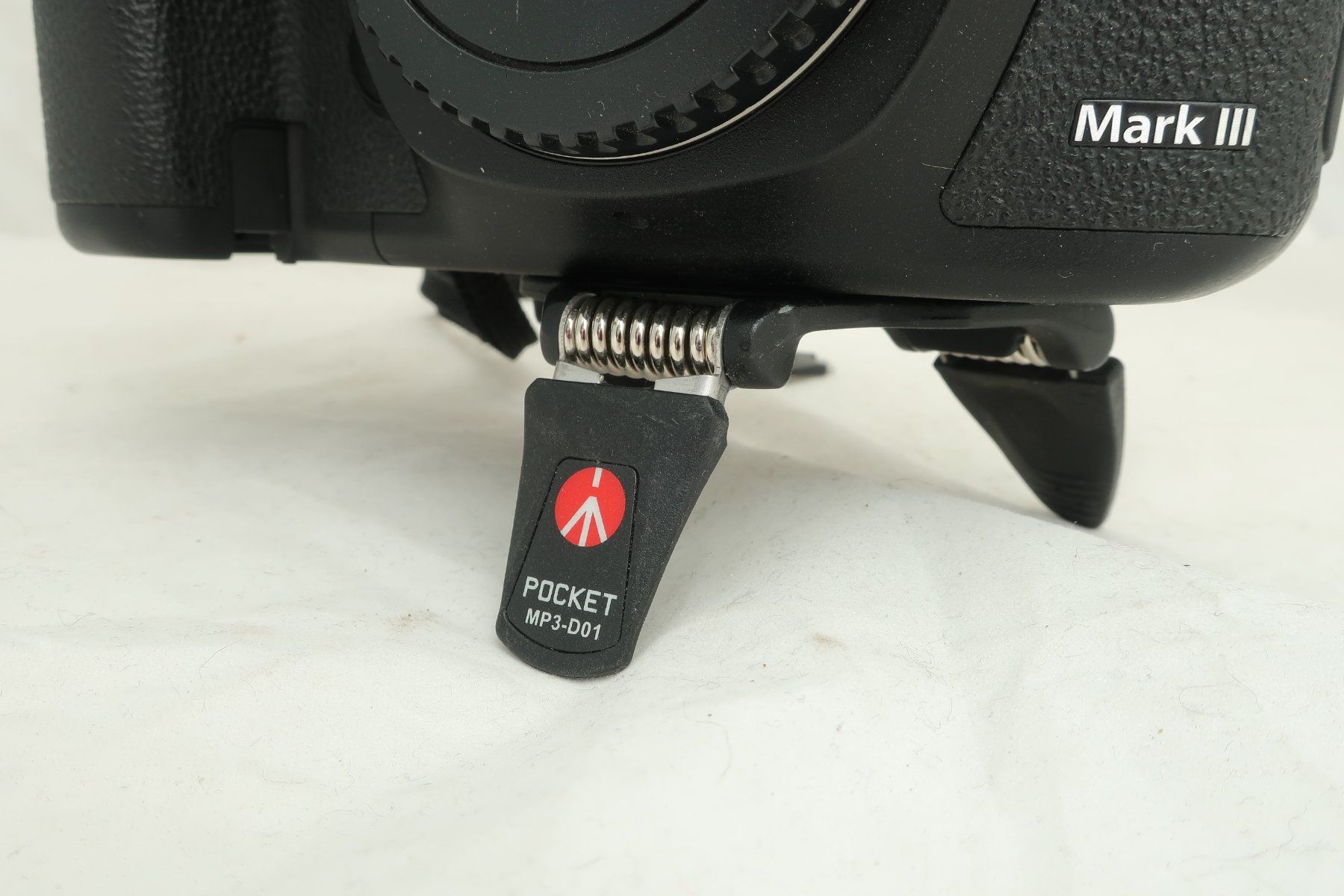 Manfrotto Treppiedi & Teste: Manfrotto Pocket MP3-D01 Mini Stativ 1/4" – Usato da Zürich venduto da dnk_nrd8 3
