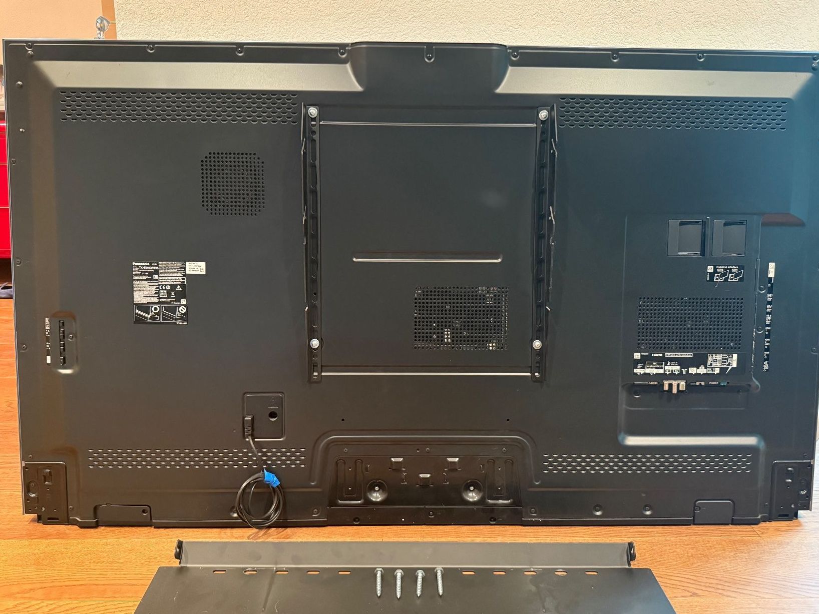 Panasonic Appareils TV: Panasonic TX-65AXW804 LCD TV – Défectueux à Mont-sur-Rolle par kev_bzs9 2