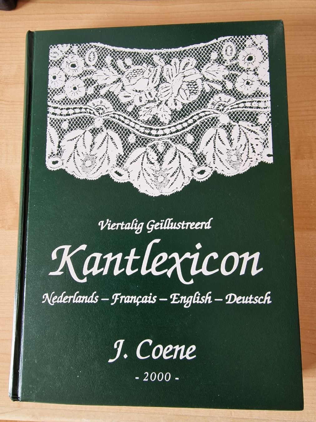 Libri: Kantlexicon: Dictionnaire de la dentelle multilingue/Spitze – Usato da Oberhofen AG venduto da jac_f7t8