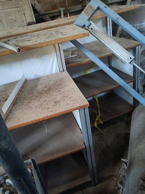 Ladenausstattungen & Messebau: Barttisch/theke – Gebraucht aus Hofstetten ZH von Gischis