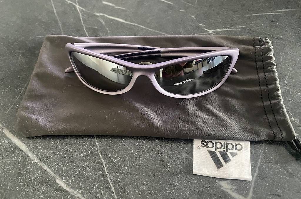 Occhiali & Lenti: Lunettes de soleil Adidas enfant – Usato da Genève venduto da Einalem86