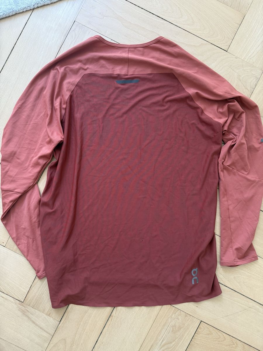 On T-shirt: On Performance Longsleeve  – Usato da Bern venduto da Laufsport3000 2
