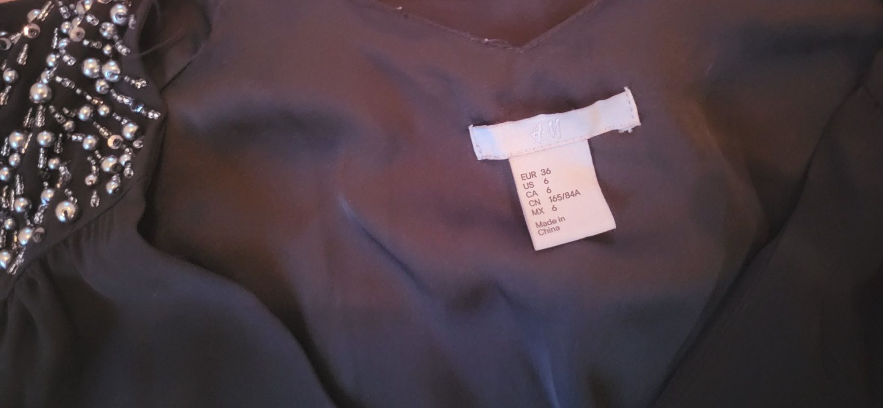 H&M Vestiti: Robe noire H&M perlée élégante taille 36 – Usato da la tour de peilz venduto da alegre02 1