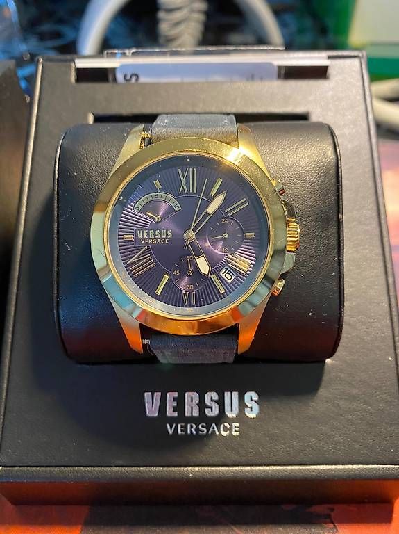 Orologi: Versace Versus Herrenuhr – Usato da Pratteln venduto da Sylvie027