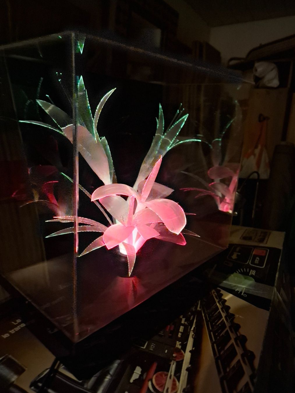 Lampade: VINTAGE 1970 Glasfaserlampe mit Farbwechsel – Usato da Schlieren venduto da Svenja7 2